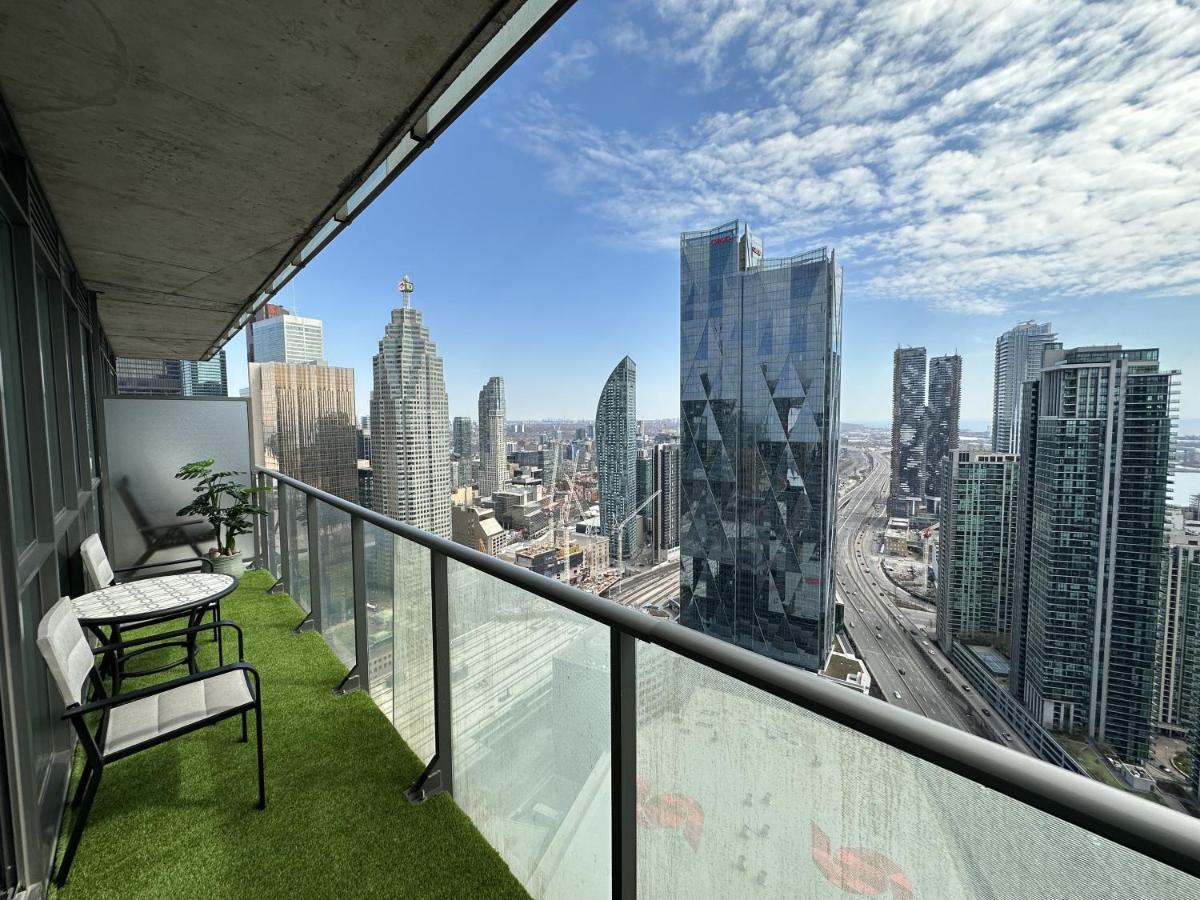 Luxury Downtown Toronto 2 Bedroom Suite With City And Lake Views And Free Parking Екстер'єр фото