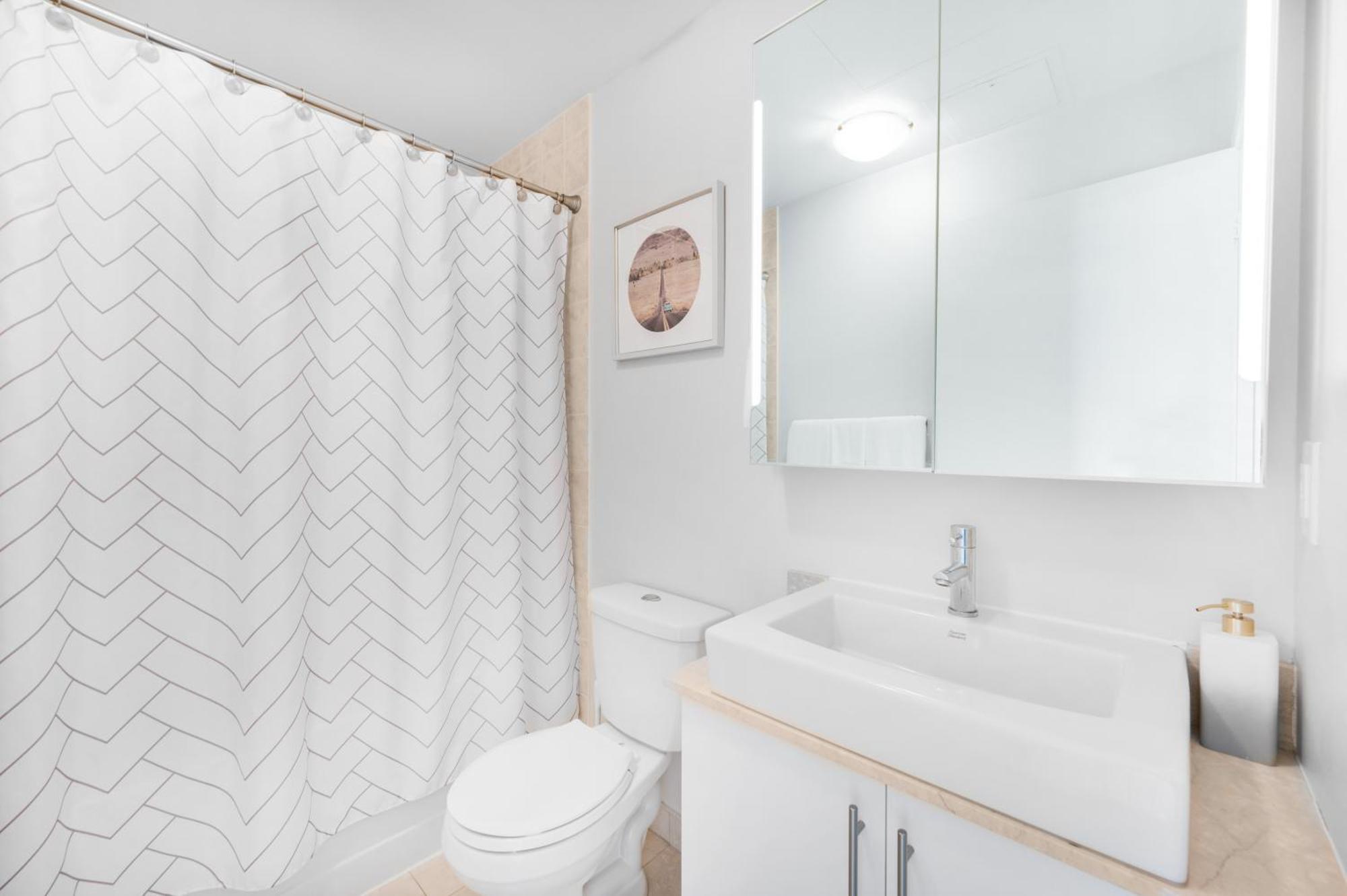 Luxury Downtown Toronto 2 Bedroom Suite With City And Lake Views And Free Parking Екстер'єр фото